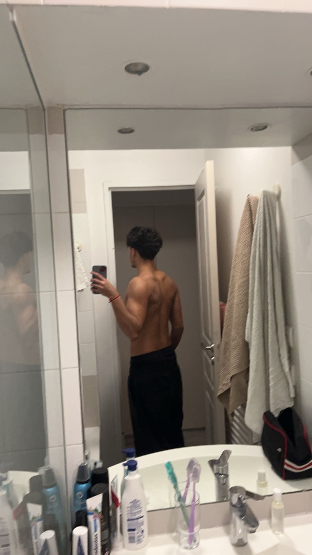 Profil de Milos, 19 ans, Plan Cul à Drarâ