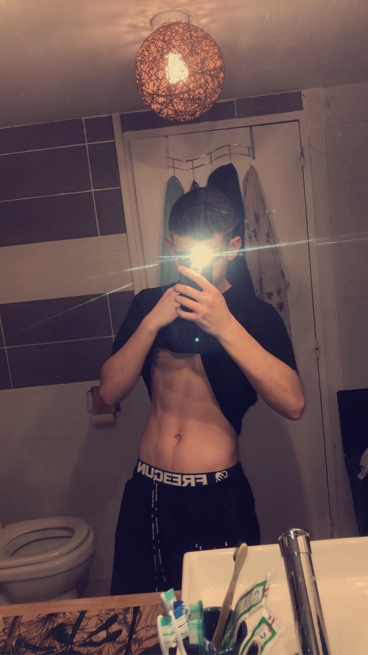 Profil de Tulio, 20 ans, Plan Cul à Hassi Dhelaa