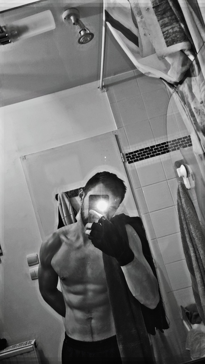 Profil de Mikolaj, 27 ans, Plan Cul à Bled Barbata