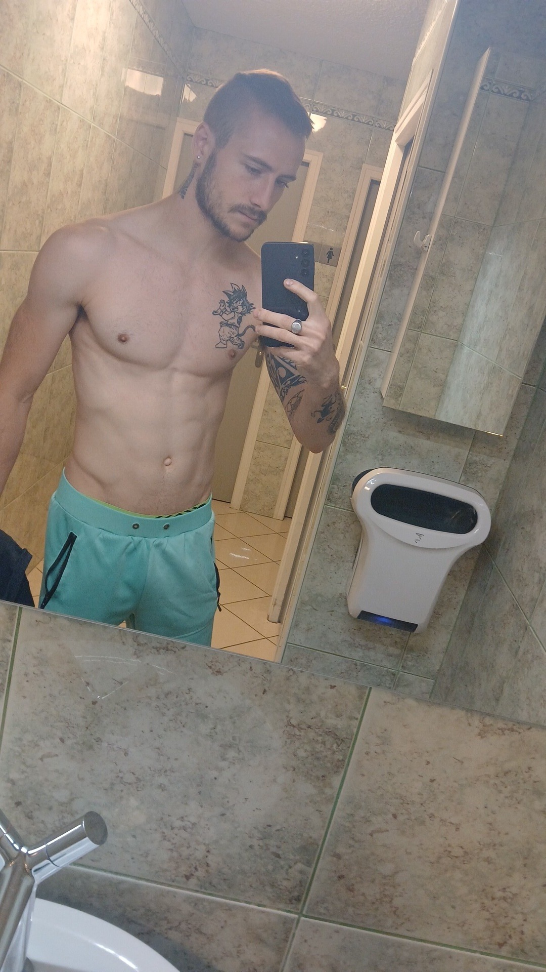 Profil de Sina, 26 ans, Plan Cul à Berbessa